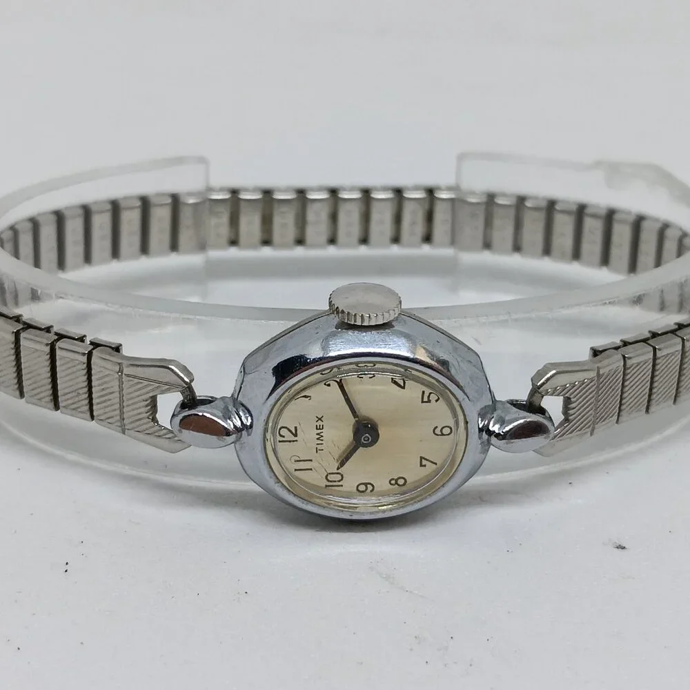 VINTAGE Timex 348 Manual Wind Women's 17mm Silver Tone Flex Band Watch